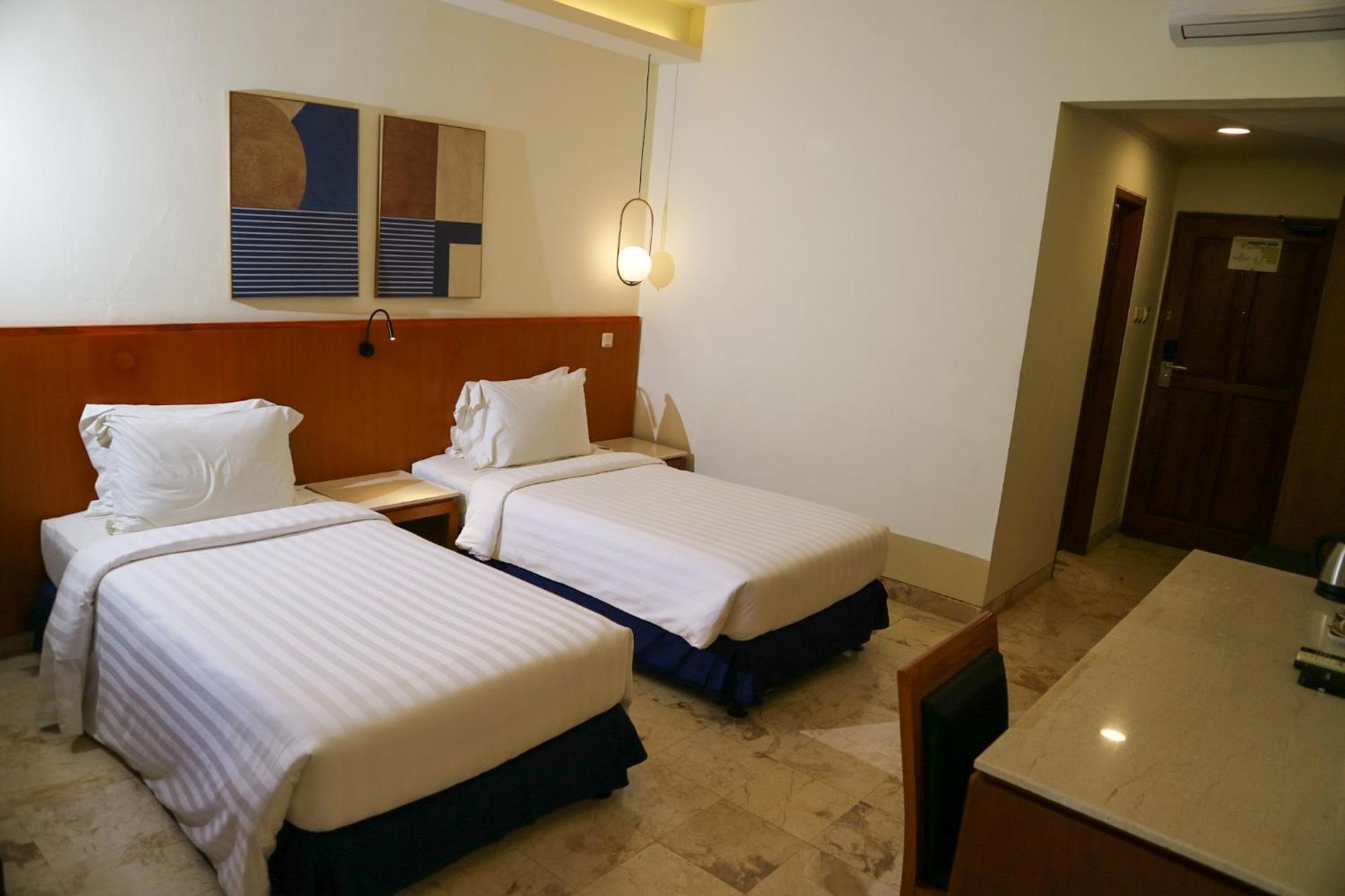 The Lagoon Bali Pool Hotel And Suites Легиан Экстерьер фото
