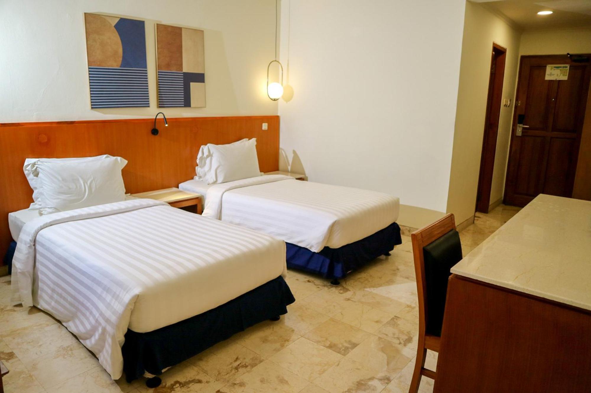The Lagoon Bali Pool Hotel And Suites Легиан Экстерьер фото