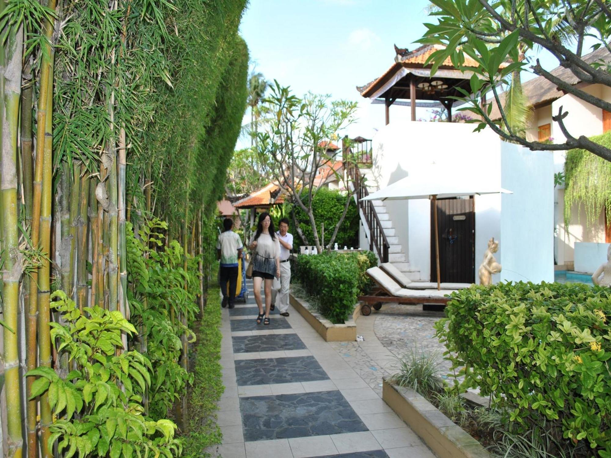 The Lagoon Bali Pool Hotel And Suites Легиан Экстерьер фото
